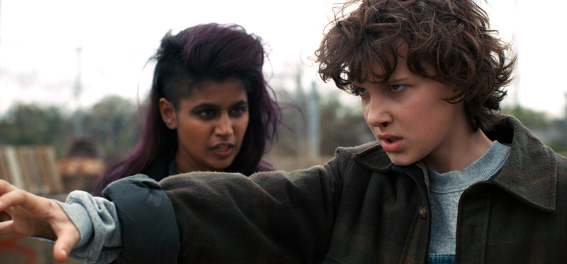 Linnea Berthelsen (left), Millie Bobby Brown (Photo: Netflix)